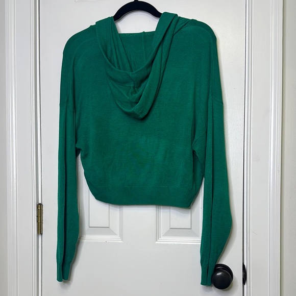 H&M Green Cropped Hoodie with Long Sleeves - Picture 6 of 6